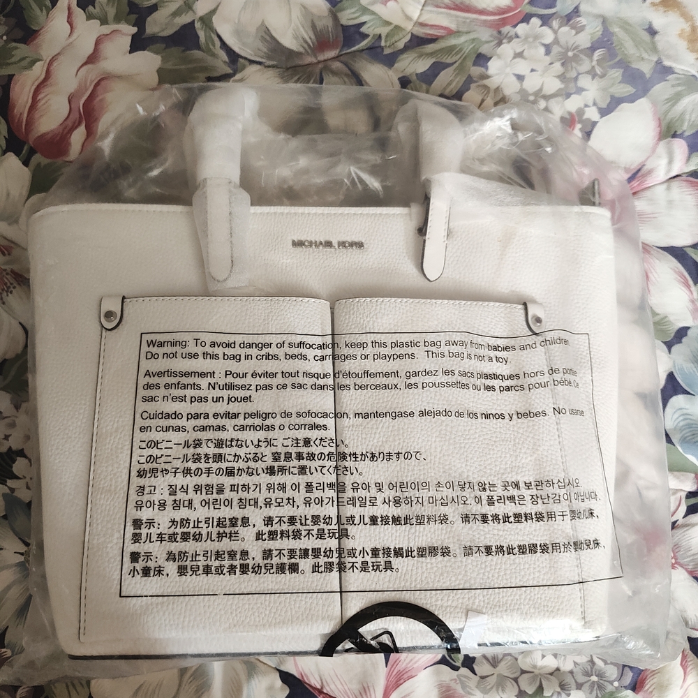Michael Kors White Tote Bag - Picture 9 of 9